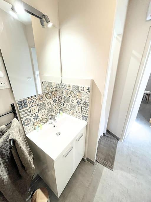Studio bien équipé à 2 pas de la gare Béziers Extérieur photo